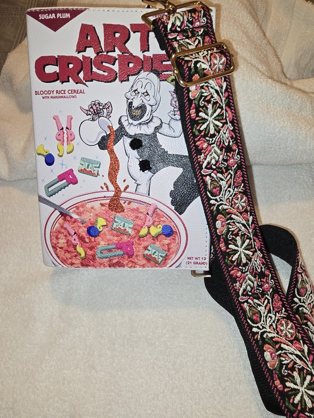Terrifier Art Crispies Crossbody Bag NWOT Spirit Halloween - Alternate Strap - Picture 8 of 8